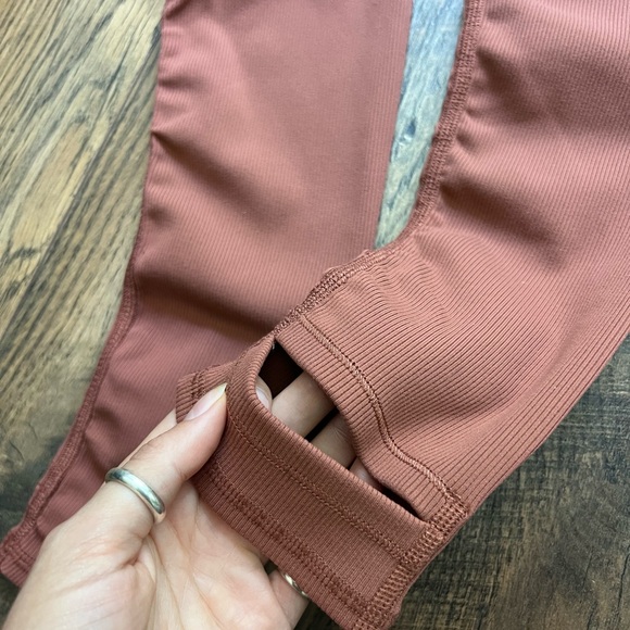 ALO Goddess Leg Warmers - Picture 6 of 7